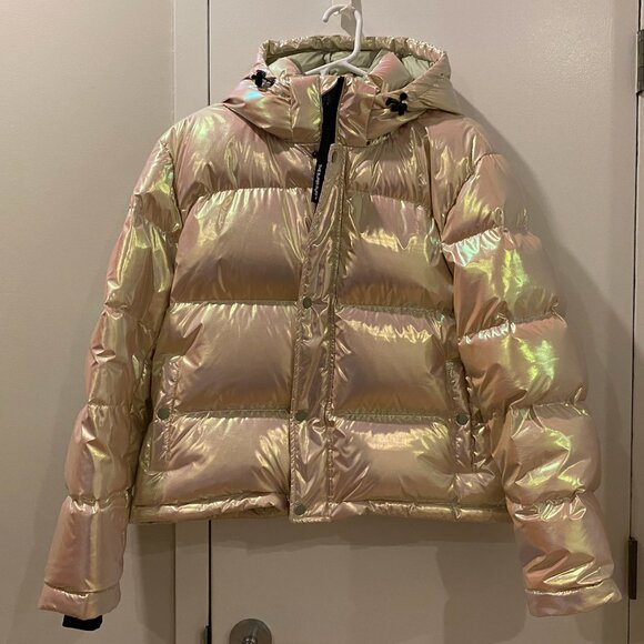 ARITZIA THE SUPER PUFF™ SHORTY | iridescent pink -- SILVER BIRCH | SIZE L - Picture 2 of 8